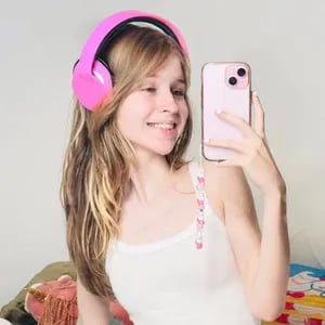 livesexr.com belllacosplay profile on OnlyFans in twitch-streamers category