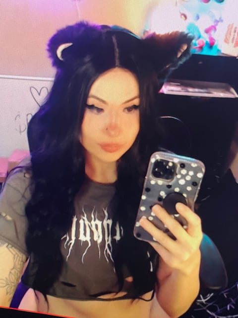 livesexr.com briis profile on OnlyFans in twitch-streamers category